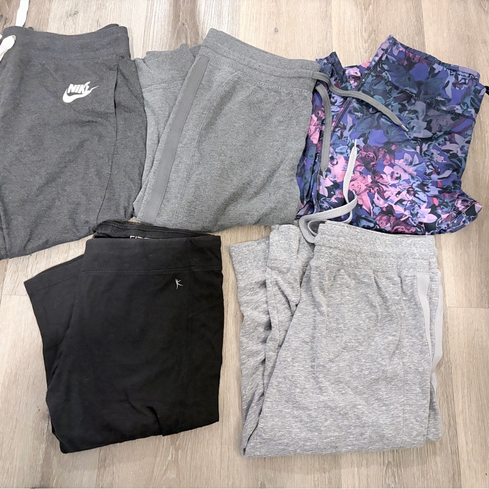 Capri sweatpants & leggings